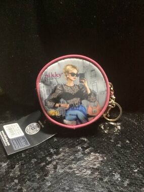 Nikki Fashion Illustration Pink Round Coin Key Holder